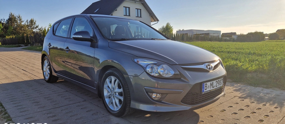 Hyundai I30 cena 20900 przebieg: 181000, rok produkcji 2011 z Bytów małe 781